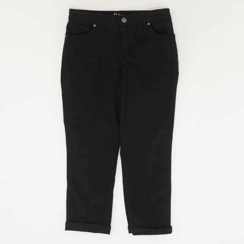 Black Solid Capri Pants